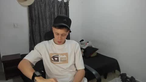 Julius Novachrono  online show from 04.10.26