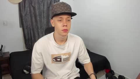 Julius Novachrono  online show from 04.22.26