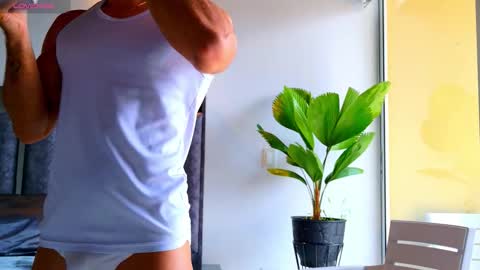 Snapshot of santin_seans chatting on 02.19.26 Santiago Seans online show from 02.19.26