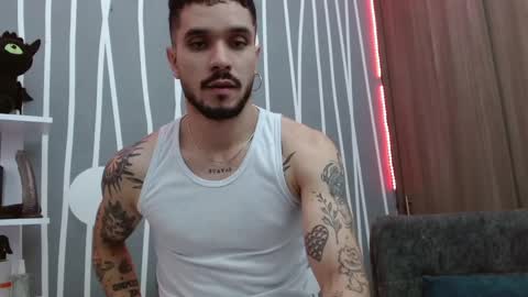 Snapshot of santti_torres chatting on 09.24.25 Santy Torres online show from 09.24.25