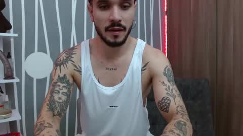 Snapshot of santti_torres chatting on 10.02.25 Santy Torres online show from 10.02.25