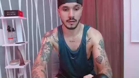 Snapshot of santti_torres chatting on 12.05.25 Santy Torres online show from 12.05.25