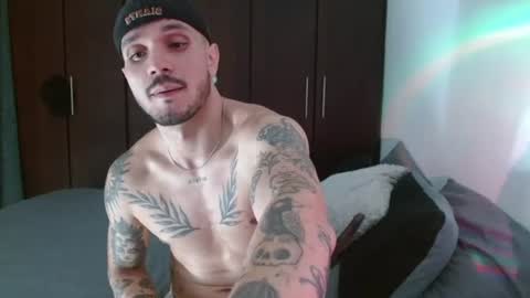 Snapshot of santti_torres chatting on 06.19.26 Santy Torres online show from 06.19.26