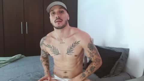 Snapshot of santti_torres chatting on 06.19.26 Santy Torres online show from 06.19.26