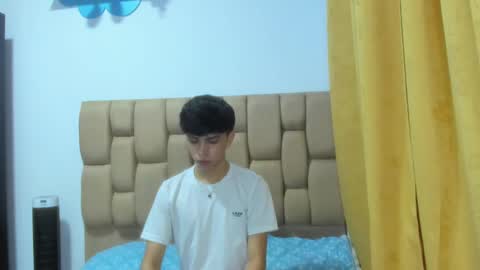 Snapshot of santy_caerrinton chatting on 01.02.25 Santiago online show from 01.02.25