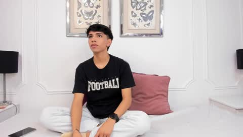 Santiago Carrington online show from 12.29.24