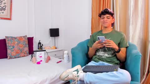 Santiago Carrington online show from 01.09.25