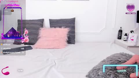 Santiago Carrington online show from 02.08.25