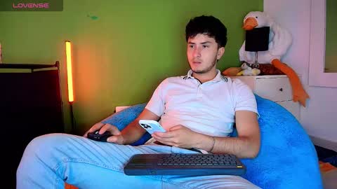 Santyago online show from 11.06.25