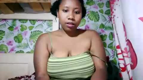 Snapshot of sanyah513 chatting on 07.25.26 sanya online show from 07.25.26