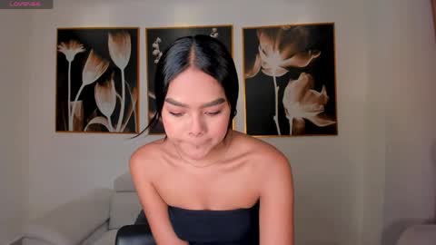 Snapshot of saphirajames chatting on 06.03.26 Saphira James online show from 06.03.26