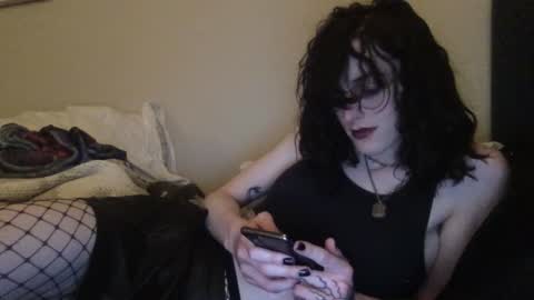 Snapshot of sapphicvoid chatting on 09.26.25 Jade online show from 09.26.25