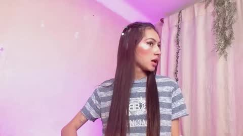 Snapshot of sara17_ chatting on 01.21.25 Sara online show from 01.21.25