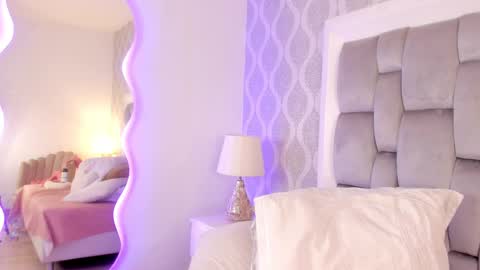 Snapshot of sara__williams chatting on 03.05.25 Sara online show from 03.05.25