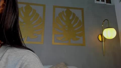 Snapshot of sara_castro24 chatting on 01.17.25 Sara online show from 01.17.25