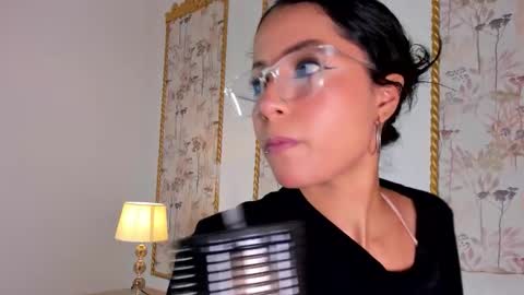 Snapshot of sara_castro24 chatting on 11.03.25 Sara online show from 11.03.25