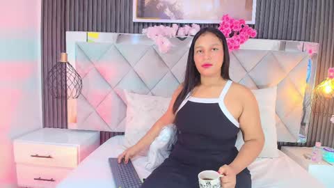 Snapshot of sara_channel_ chatting on 04.21.26 SARA online show from 04.21.26