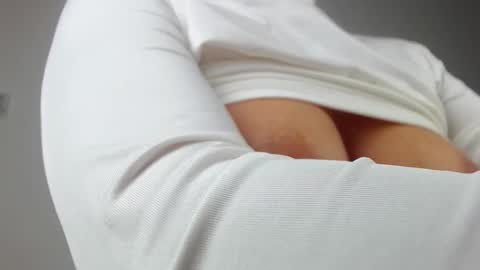 Im Sara I am happy to be here  online show from 01.31.26