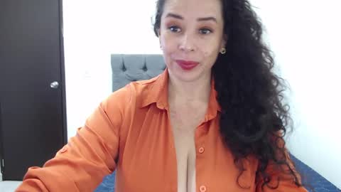 Sara hot46 online show from 12.17.24