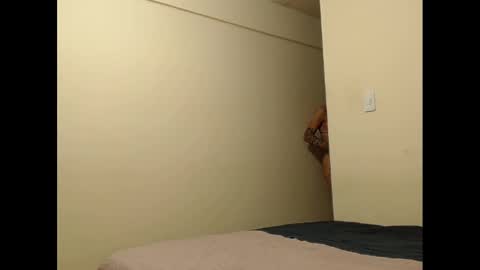 sara_johnson__ online show from 02.28.25