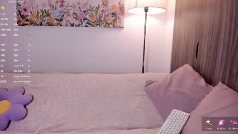 Sara  new account  give me thomb up  Follow me   help me reach 15k followers again   online show from 10.20.25