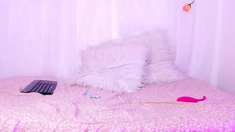 Snapshot of sara_kurt chatting on 02.24.25 Sara online show from 02.24.25