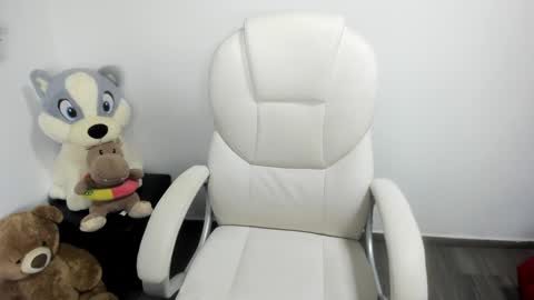 sarah  LIZCANO....... online show from 12.26.24