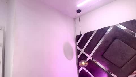 Snapshot of sara_lopee1 chatting on 09.24.25 sara_lopee1 online show from 09.24.25