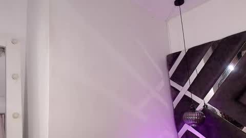 Snapshot of sara_lopee1 chatting on 10.20.25 sara_lopee1 online show from 10.20.25