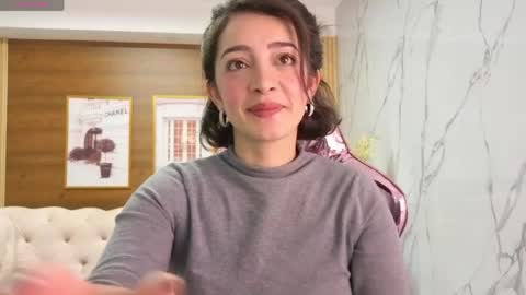 Snapshot of sara_lopez_s chatting on 05.25.26 Sara online show from 05.25.26