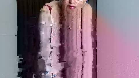 Snapshot of sara_love43 chatting on 02.04.25 Sara love online show from 02.04.25