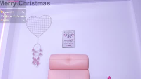 Snapshot of sara_mattel chatting on 12.22.24 Sara online show from 12.22.24