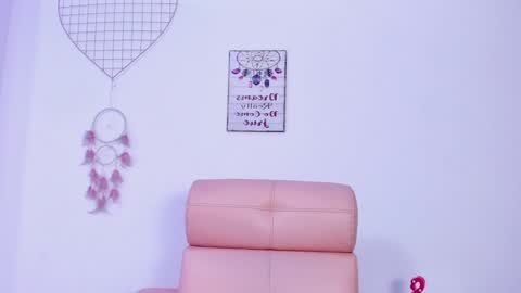 Snapshot of sara_mattel chatting on 01.08.25 Sara online show from 01.08.25