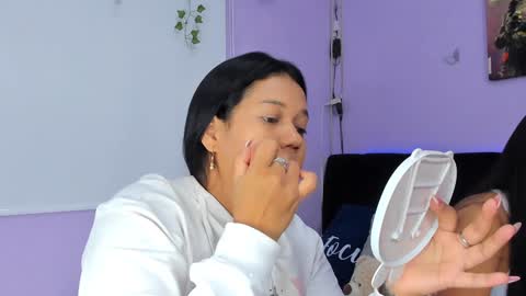 Sara Mendez online show from 01.05.25