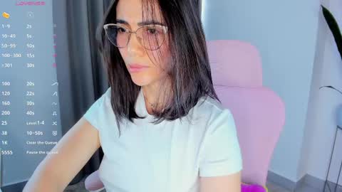 Snapshot of sara_ospina22 chatting on 04.16.26 Sara online show from 04.16.26