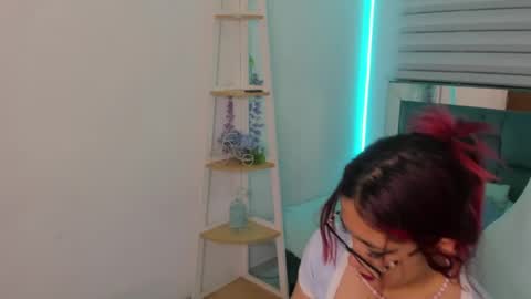 sara_red_x online show from 05.27.26