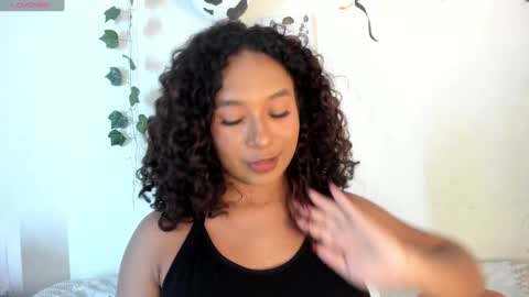 Snapshot of sara_sophiee chatting on 12.15.24 sara sofia online show from 12.15.24