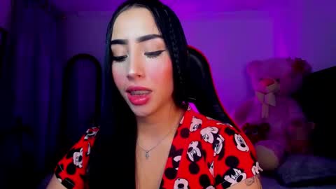 Snapshot of sara_stone03 chatting on 01.11.25 sara_stone03 online show from 01.11.25