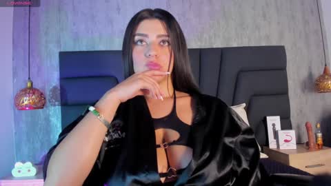 Snapshot of sara_stone17 chatting on 02.04.25 - online show from 02.04.25