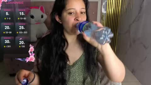 Snapshot of sara_tellez_s chatting on 05.26.26 Sara T. online show from 05.26.26