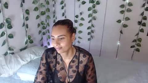 Snapshot of sara_thompson01 chatting on 01.15.25 SARA online show from 01.15.25