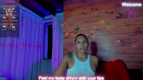 Snapshot of sara_thompson01 chatting on 10.07.25 SARA online show from 10.07.25