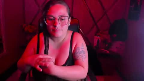 sara_thonson_ online show from 11.22.25