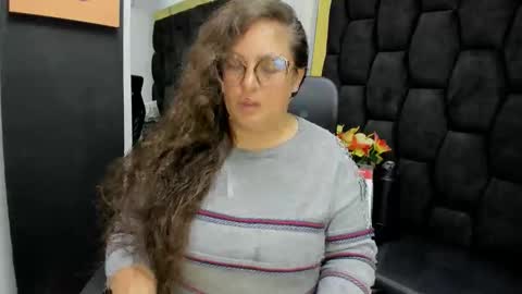 sara_thonson_ online show from 06.03.26