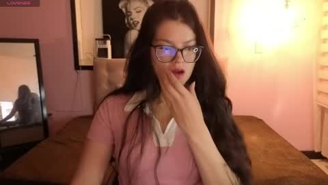 Snapshot of sara_valderrama_ chatting on 05.14.26 sara_valderrama_ online show from 05.14.26