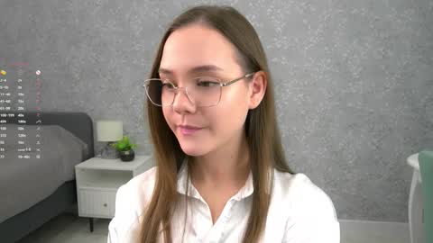 Snapshot of sara_whooops chatting on 12.14.25 Im Sara online show from 12.14.25