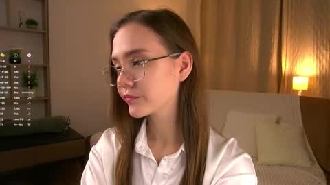 Snapshot of sara_whooops chatting on 03.18.26 Im Sara online show from 03.18.26