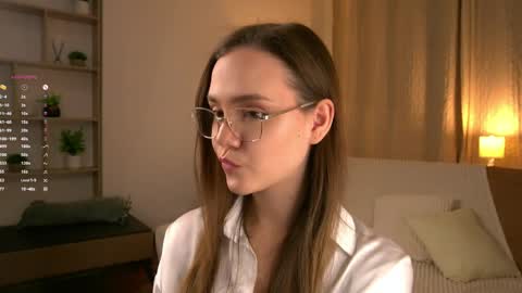 Snapshot of sara_whooops chatting on 03.29.26 Im Sara online show from 03.29.26