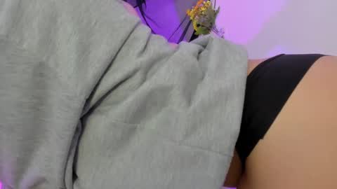 Sarah Ramirez online show from 02.27.25