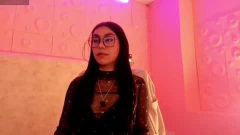 Snapshot of saraa_taylor1 chatting on 05.28.26 Sara online show from 05.28.26